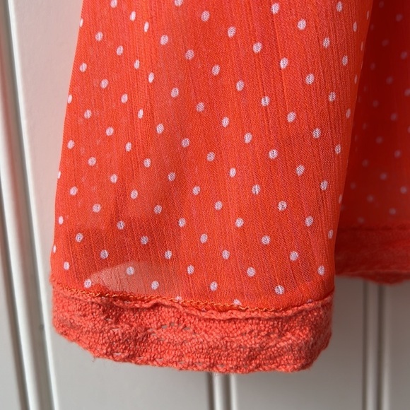 UK2LA Coral Orange Polka Dot Flutter V Neckline Size Small - Picture 4 of 8